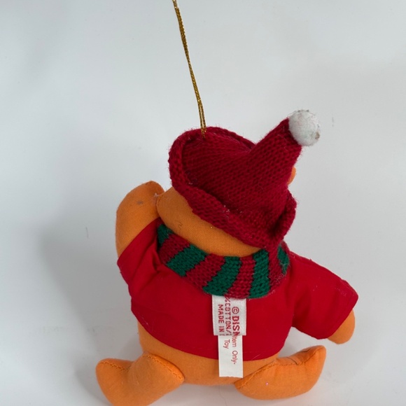Vintage Winnie The Pooh Mini Plush Ornament Christmas Scarf Hat Winter Retro - Picture 3 of 8